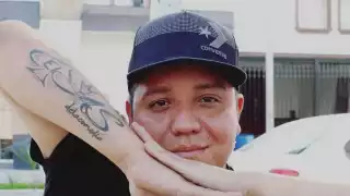 La exesposa de Alan Saldaña lo acusa de violencia familiar y sustracción de menores