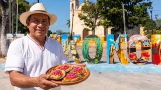 Los panuchos de huevo que son uno de los sabores imperdibles de Tixkokob