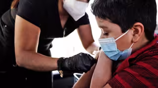 Vacunación COVID-19 para niños de 5 a 11 años se haría este año
