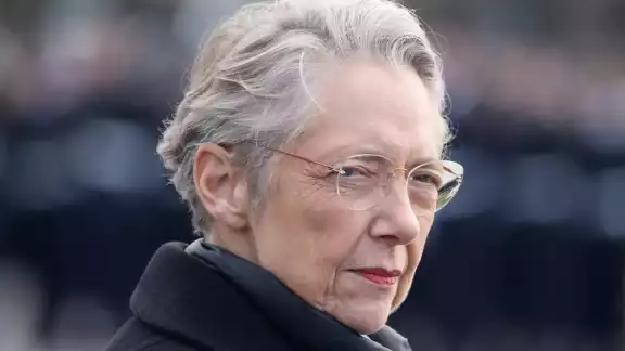 Élisabeth Borne dimite como primera ministra de Francia Élisabeth Borne dimite como primera ministra de Francia