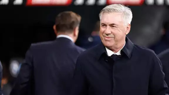 Carlo Ancelotti continúa como DT del Real Madrid hasta 2026 Carlo Ancelotti continúa como DT del Real Madrid hasta 2026