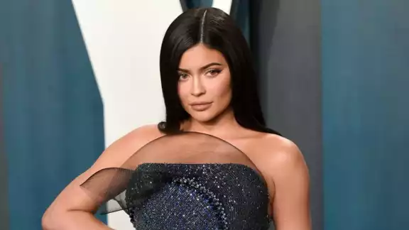 Kylie Jenner promociona sus productos con una sensual producción de fotos Kylie Jenner promociona sus productos con una sensual producción de fotos