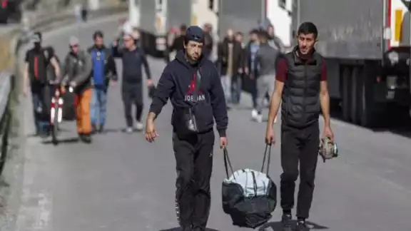 El dramático éxodo de los rusos a Georgia para no ir a la guerra El dramático éxodo de los rusos a Georgia para no ir a la guerra
