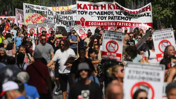 Grecia aprueba jornada de 13 horas 6 días a la semana