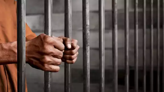 El hombre fue declarado culpable y permanecerá 32 años en prisión El hombre fue declarado culpable y permanecerá 32 años en prisión