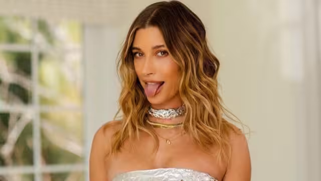 Hailey Baldwin estrena su programa ‘Who’s in my bathroom?’ en YouTube 
