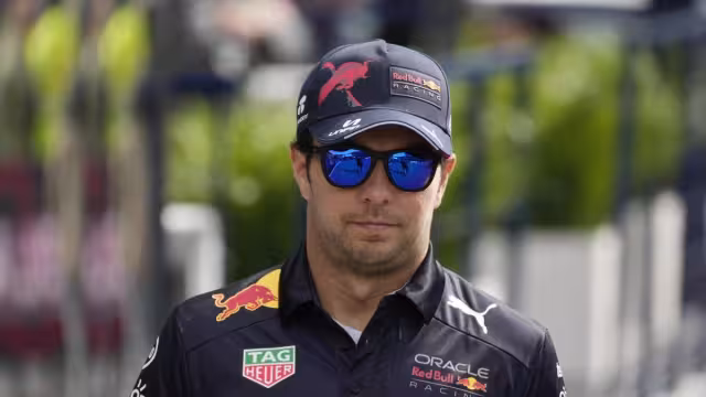 Checo Pérez compartió con sus seguidores el casco que utilizará durante el Gran Premio de Miami este fin de semana