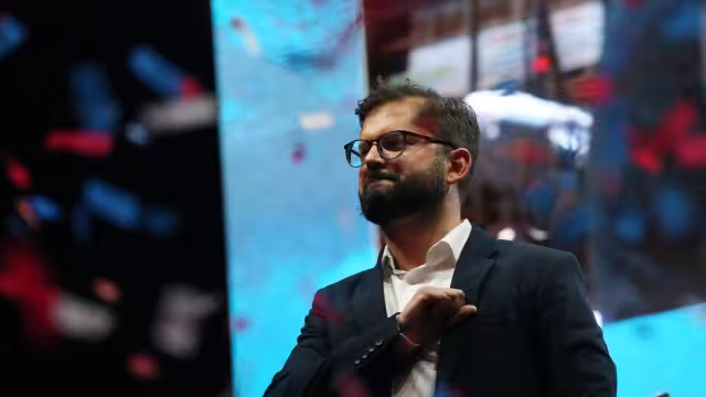 Gabriel Boric rinde protesta como Presidente de Chile
