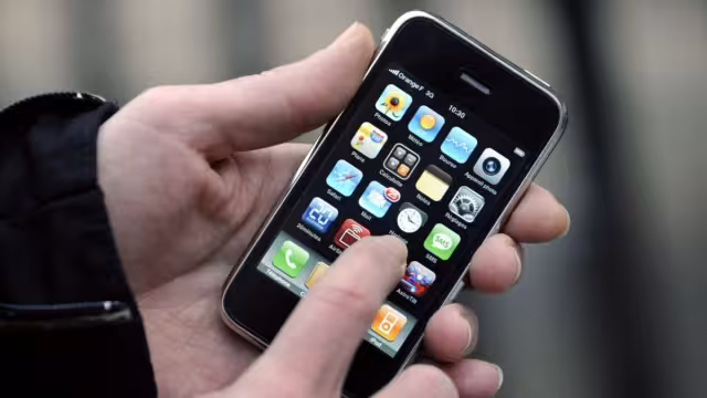 El iPhone primera generación salió a la venta con un costo de 5 mil pesos en 2007