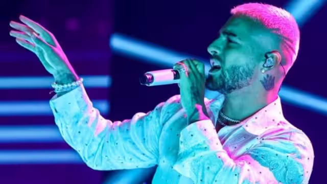 Maluma casi arruina su noche por desastroso playback
