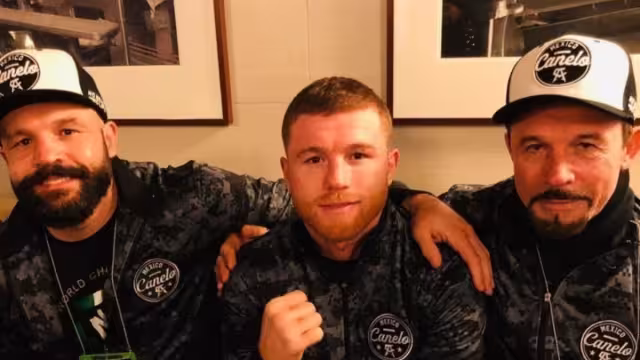 Canelo Álvarez y sus hermanos