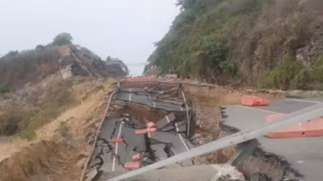 El pasado 26 de mayo, el organismo de Protección Civil en Michoacán dio el aviso sobre la fractura en la carretera