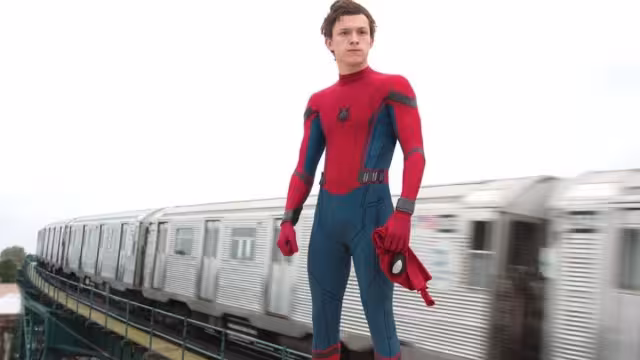 Tras el estreno de la nueva cinta de Spider- Man, muchos fanáticos abarrotaron las taquillas para ser los primeros en disfrutar de esta tercera aventura de Tom Holland en el papel de Peter Parker