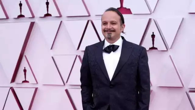 Carlos Cortés Navarrete en la alfombra roja de los Óscar 2021.