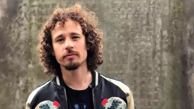 Luis Arturo Villar Sudek, mejor conocido como Luisito Comunica, abrió su canal el 14 de abril de 2012