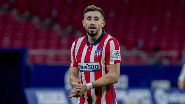 Héctor Herrera es captado bebiendo en concierto de Grupo Firme después de un partido