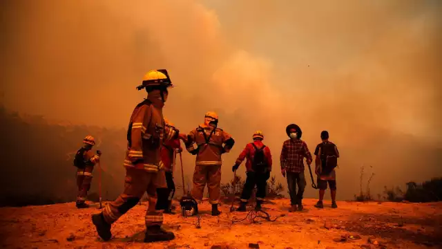 Hombre pierde la vida al saltar de un tercer piso por incendio en Chile