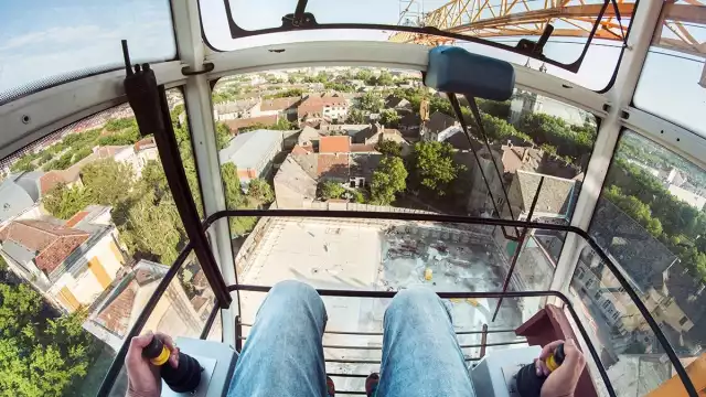 Muere una 'influencer' al caer de una grúa