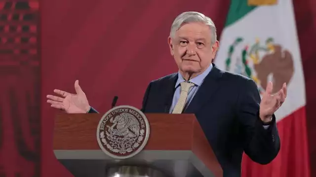Presidente AMLO supervisa trabajos en los puentes en la presa La Angostura en Chiapas