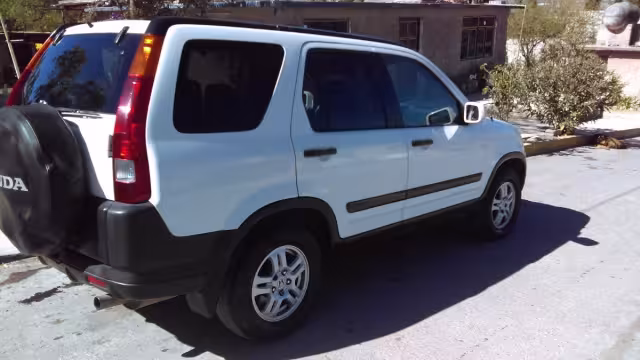 El vehículo en el que presuntamente habrían secuestrado a una mujer es un Honda Cry Blanco (Imagen ilustrativa) Foto: Pinterest