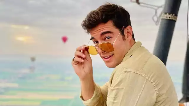 Danilo Carrera causó tremendo revuelo en las redes sociales pues presentó públicamente a su nueva novia y no es la actriz, Michelle Renaud