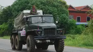El conflicto armado incluyó el uso de aviones de combate, tanques, tropas terrestres y artillería, y dejó un saldo de 33 muertos en ambos bandos