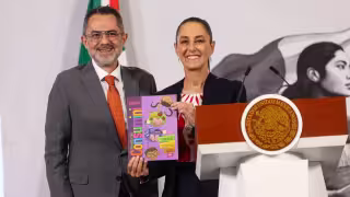 Iván Escalante, titular de Profeco y Claudia Sheinbaum, presidenta de México