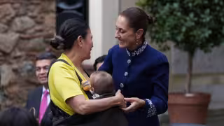 La presidenta de México, Claudia Sheinbaum Pardo, se reunió con mexicanos en el Consulado de Barcelona