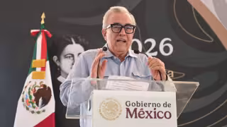 Rubén Rocha Moya sostuvo que decidió apartarse de la gubernatura para someterse a una investigación sin recurrir a la protección del fuero constitucional