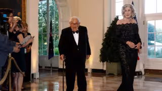 Nancy y Henry Kissinger se conocieron cuando ambos colaboraban en proyectos relacionados con el entonces gobernador de Nueva York, Nelson Rockefeller