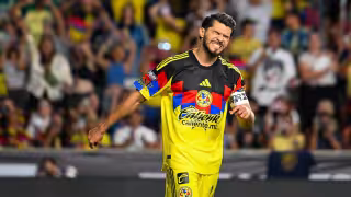 Henry Martín dejó ir la oportunidad de seguir con vida en la Liguilla