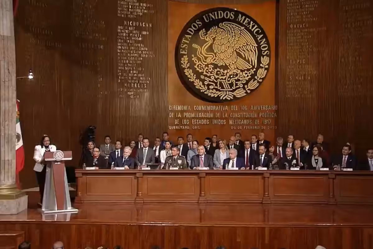 AMLO encabeza ceremonia por el Aniversario 106 de la Constitución ...