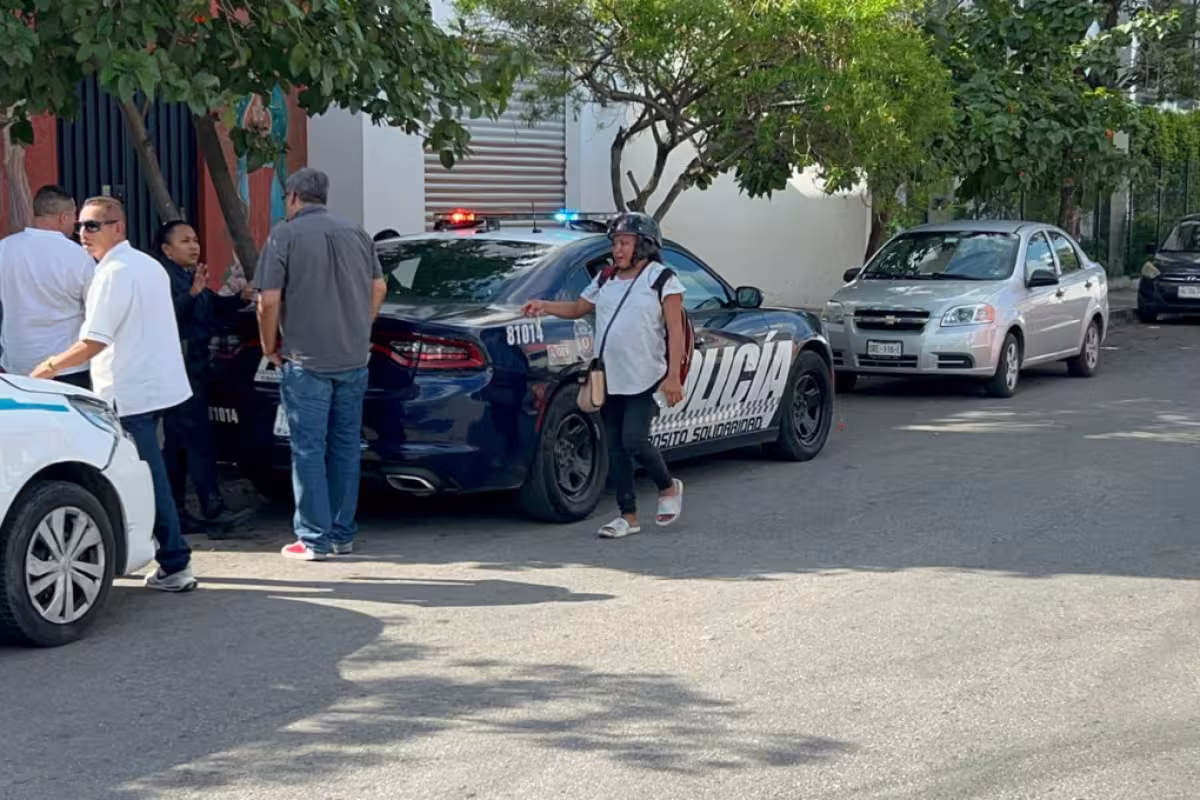 Motociclista borracho choca contra un taxi en Playa del Carmen - PorEsto