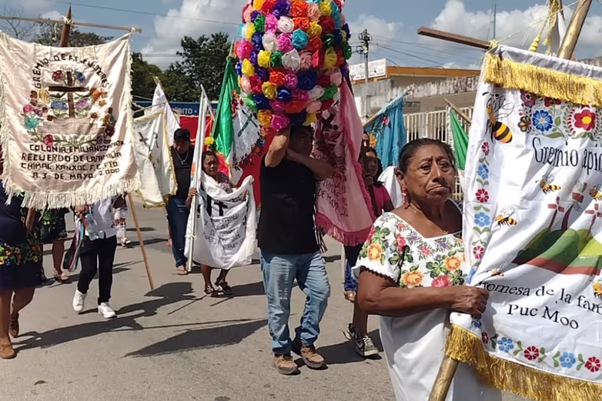 Celebran a la Cruz Parlante en la zona maya de Quintana Roo - PorEsto