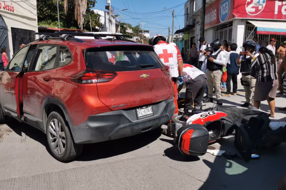 Conductor se 'vuela' el alto y atropella a un motociclista en Ciudad ...