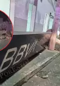 Derrumbe de fachada bancaria provoca movilización de emergencia en el Centro