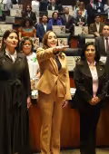 Tras la votación, el presidente de la Mesa Directiva, Higinio Martínez Miranda, tomó protesta de ley a la diplomática