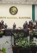 INE rinde un minuto de silencio para Cuauhtémoc Cárdenas.