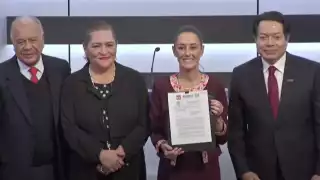 La ex Jefa de Gobierno recibió su registro de las autoridades del INE