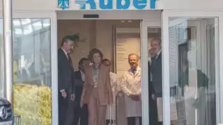 Reina emérita Sofía recibe alta hospitalaria tras tratamiento de infección