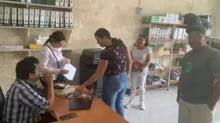 La actuaria levantó el acta correspondiente y los denunciantes únicamente fueron atendidos por la asistente personal del Alcalde