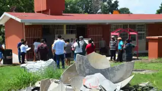 La rehabilitación de la telesecundaria iba ser en tres meses, pero en un año no se ha terminado