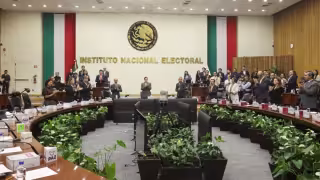 INE rinde un minuto de silencio para Cuauhtémoc Cárdenas