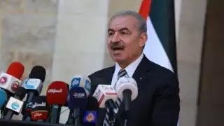 El primer ministro palestino Mohamed Shtayyeh presentó su dimisión y la de todo su Gobierno