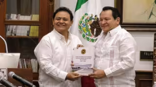 Fiscalía de Yucatán entrega su Primer Informe de Actividades al gobernador Joaquín Díaz Mena
