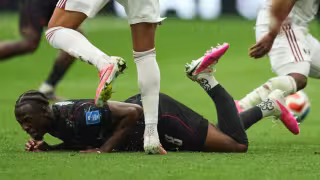 Jugador canadiense sufre fuerte lesión en el Canadá vs Qatar del Mundial 2026