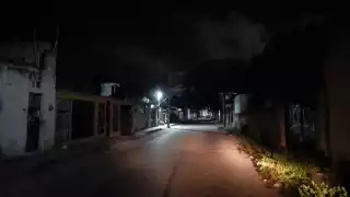 Miles de habitantes son afectados en su seguridad y calidad de vida por la falta de luminarias.