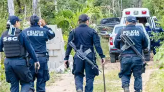 Al interior de un baldio fue hallada la persona que con dos impactos de bala que cegaron su vida.