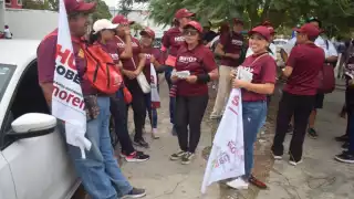 En medio del bullicio y la efervescencia, Joaquín Díaz Mena se abrió paso entre el tráfico