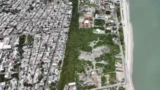 Esta situación impide hacer obras públicas, ya que algunos terrenos fueron donados